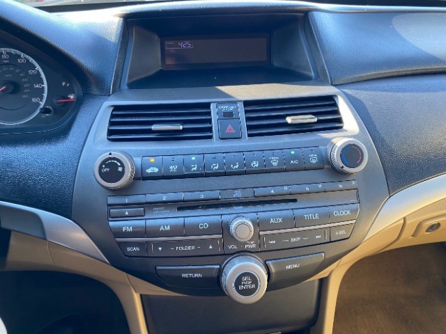 Honda Accord Sedan Vehicle Full-screen Gallery Image 12