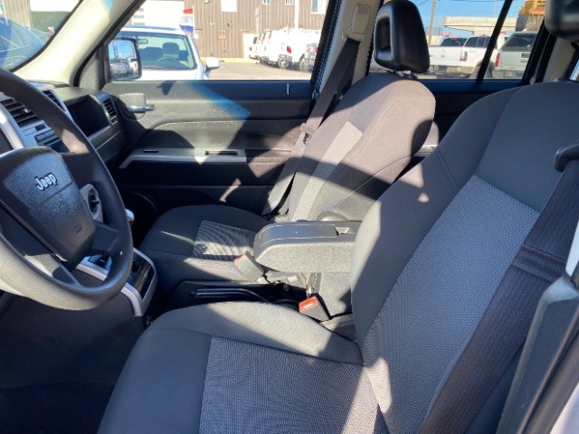 Jeep Patriot Vehicle Full-screen Gallery Image 08