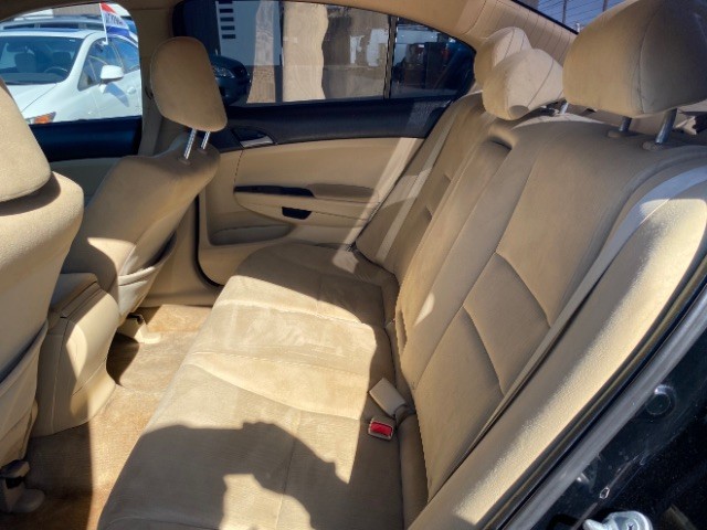 Honda Accord Sedan Vehicle Full-screen Gallery Image 07