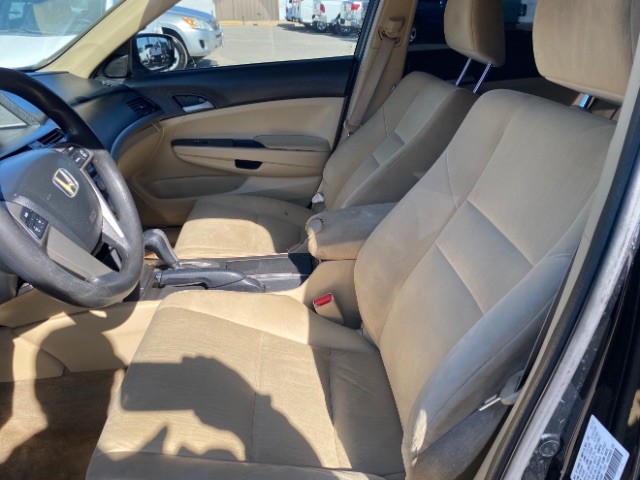 Honda Accord Sedan Vehicle Full-screen Gallery Image 08