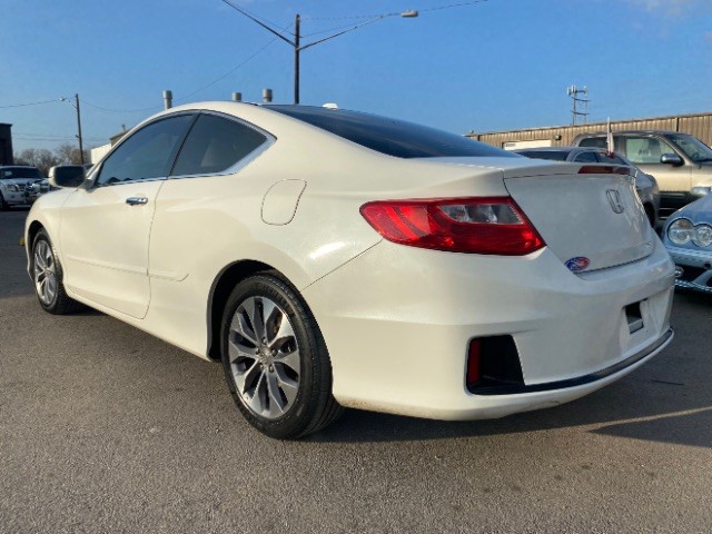 Honda Accord Coupe Vehicle Full-screen Gallery Image 04