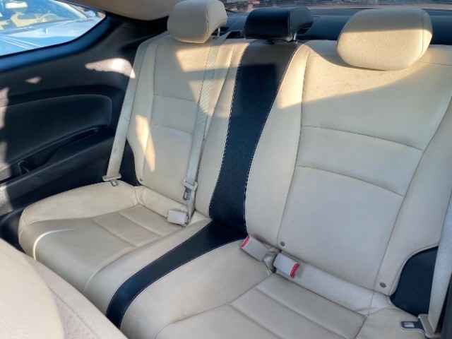 Honda Accord Coupe Vehicle Full-screen Gallery Image 07