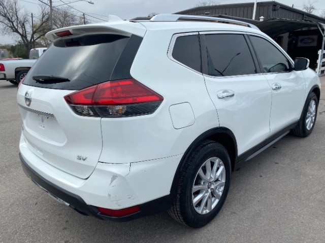 Nissan Rogue Vehicle Full-screen Gallery Image 05