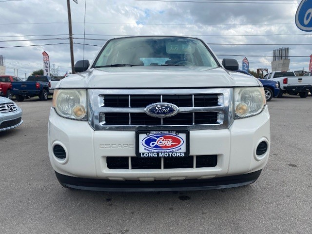 Ford Escape Vehicle Full-screen Gallery Image 02