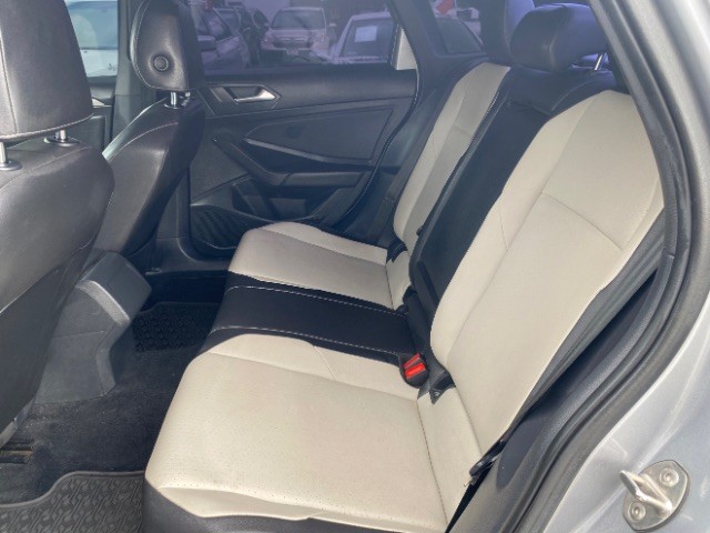 Volkswagen Jetta Vehicle Full-screen Gallery Image 07