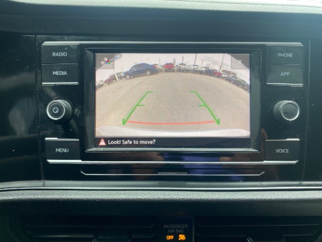 Volkswagen Jetta Vehicle Full-screen Gallery Image 14