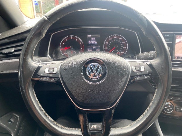 Volkswagen Jetta Vehicle Full-screen Gallery Image 15