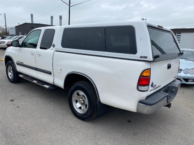 Toyota Tundra Vehicle Full-screen Gallery Image 04