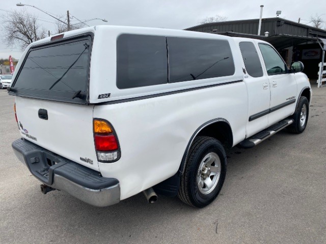 Toyota Tundra Vehicle Full-screen Gallery Image 05