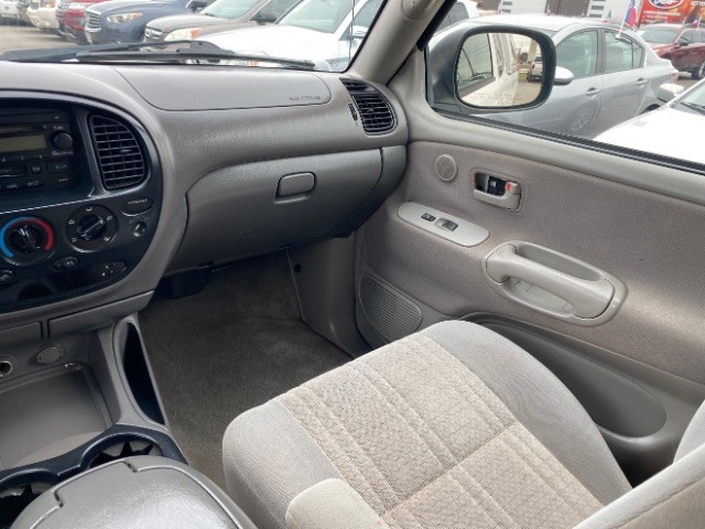 Toyota Tundra Vehicle Full-screen Gallery Image 10