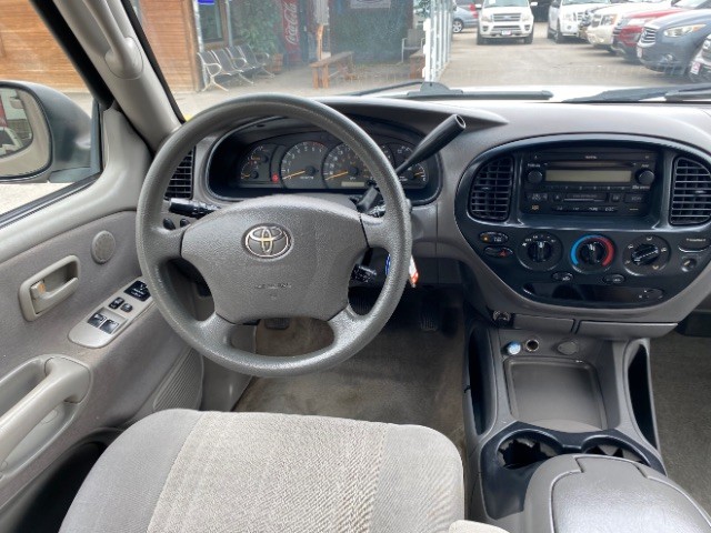 Toyota Tundra Vehicle Full-screen Gallery Image 11