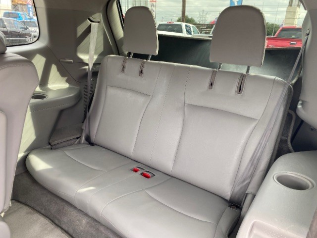 Toyota Highlander Vehicle Full-screen Gallery Image 07