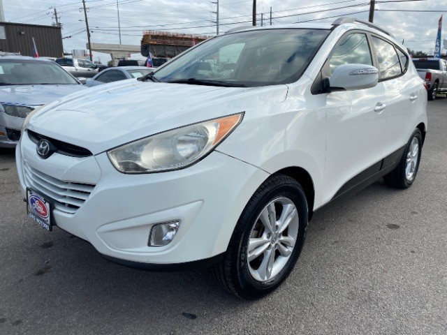 Hyundai Tucson Vehicle Full-screen Gallery Image 03