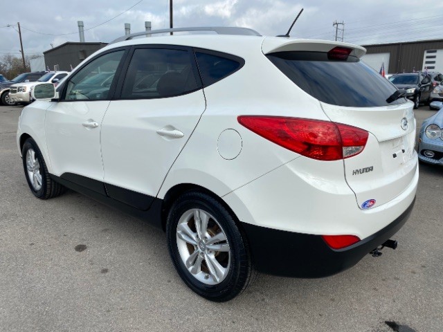 Hyundai Tucson Vehicle Full-screen Gallery Image 04