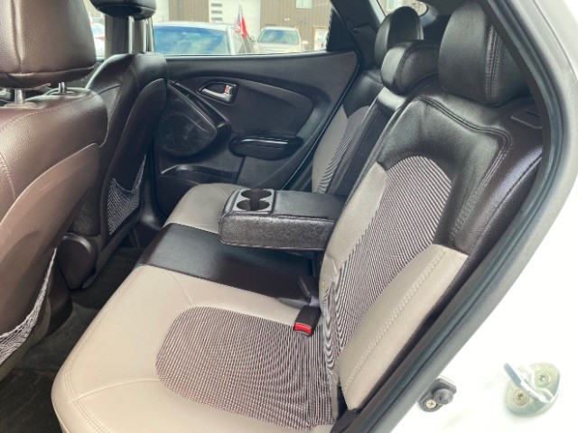 Hyundai Tucson Vehicle Full-screen Gallery Image 07