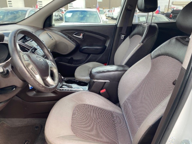 Hyundai Tucson Vehicle Full-screen Gallery Image 08