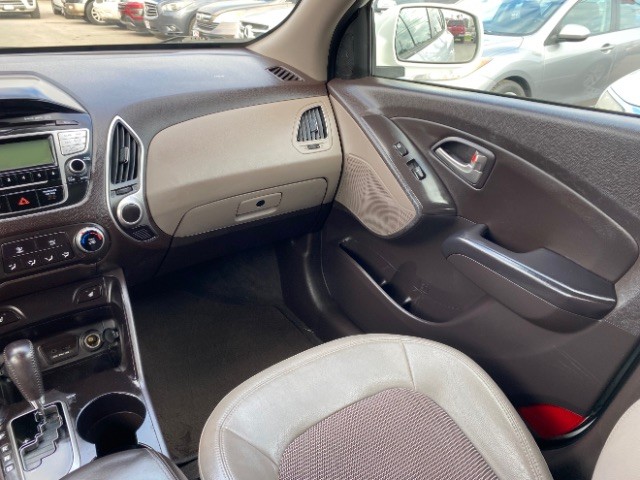 Hyundai Tucson Vehicle Full-screen Gallery Image 10