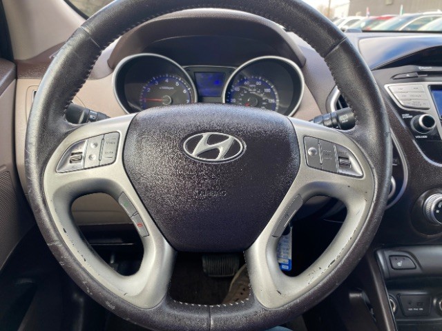 Hyundai Tucson Vehicle Full-screen Gallery Image 13