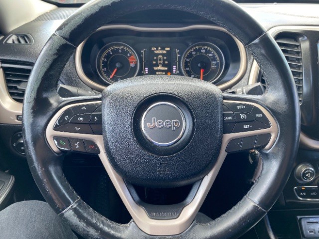 Jeep Cherokee Vehicle Full-screen Gallery Image 14