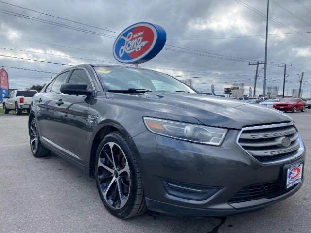 2015 Ford Taurus SEL's photo