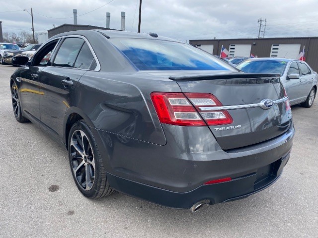 Ford Taurus Vehicle Full-screen Gallery Image 04