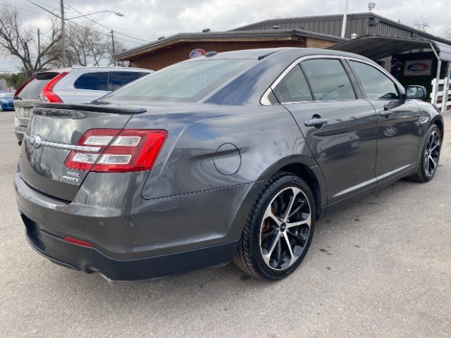 Ford Taurus Vehicle Full-screen Gallery Image 05