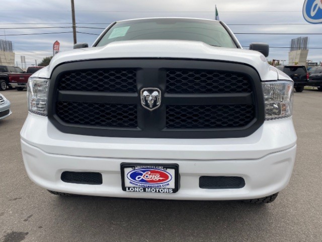 Ram 1500 Classic Vehicle Full-screen Gallery Image 02