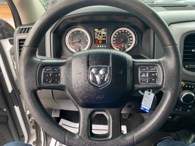 Ram 1500 Classic Vehicle Full-screen Gallery Image 14