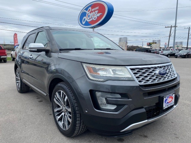 2016 Ford Explorer Platinum's photo