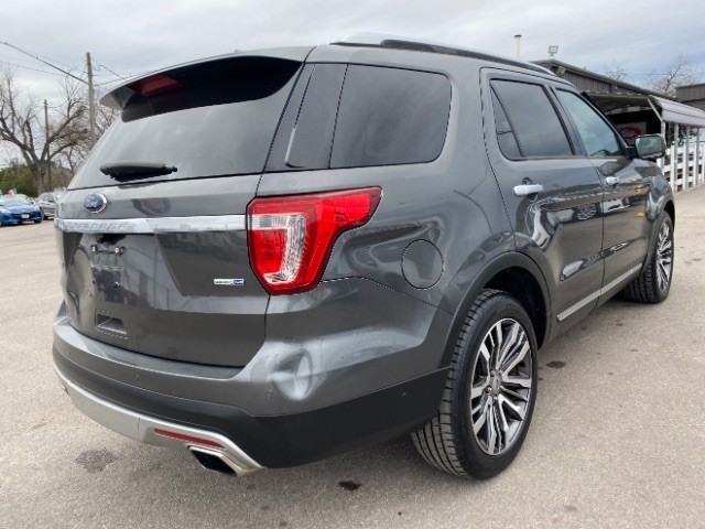 Ford Explorer Vehicle Full-screen Gallery Image 05