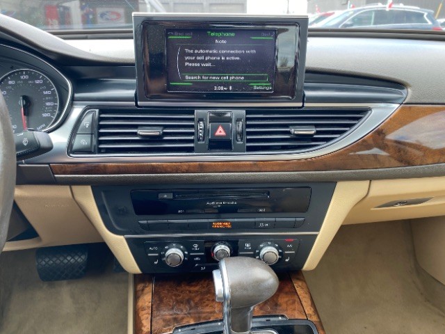 Audi A6 Vehicle Full-screen Gallery Image 12