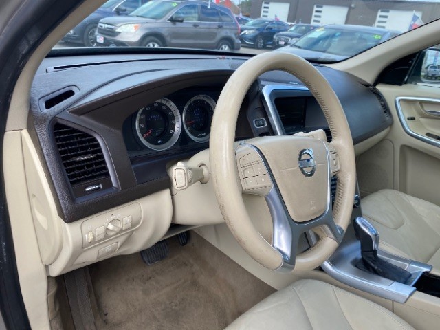 Volvo XC60 Vehicle Full-screen Gallery Image 08