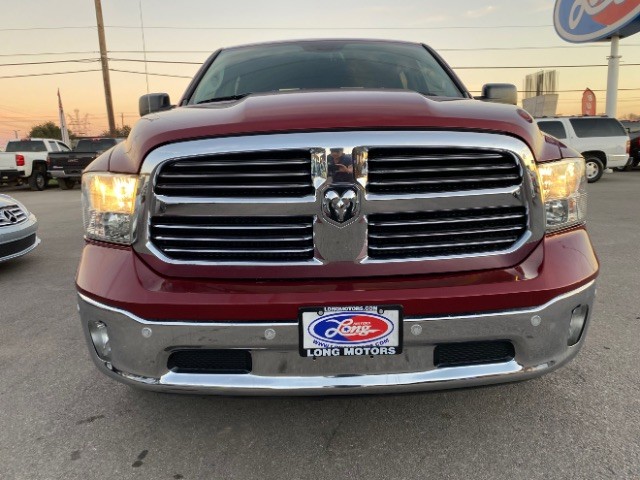 Ram 1500 Vehicle Full-screen Gallery Image 02