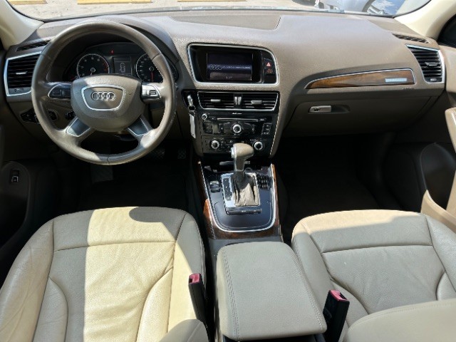 Audi Q5 Vehicle Full-screen Gallery Image 06