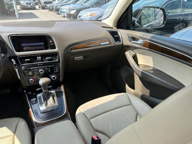 Audi Q5 Vehicle Full-screen Gallery Image 07