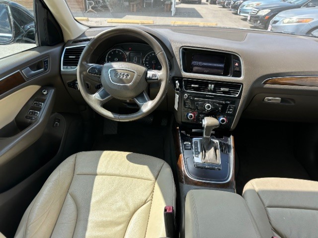 Audi Q5 Vehicle Full-screen Gallery Image 08