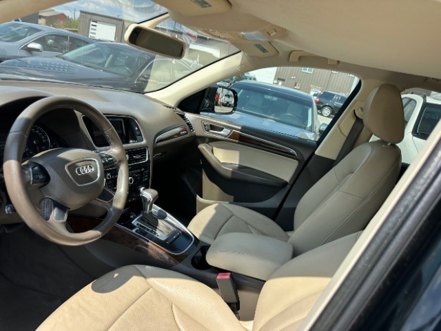 Audi Q5 Vehicle Full-screen Gallery Image 09