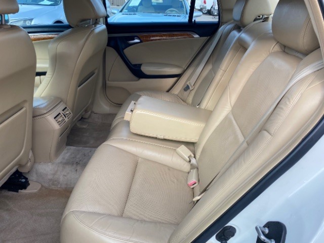 Acura TL Vehicle Full-screen Gallery Image 07