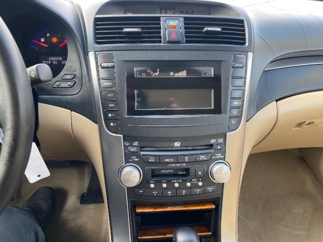 Acura TL Vehicle Full-screen Gallery Image 13