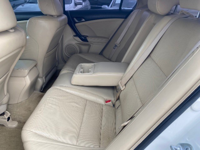 Acura TSX Vehicle Full-screen Gallery Image 07