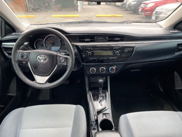 Toyota Corolla Vehicle Full-screen Gallery Image 06