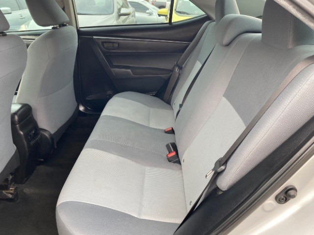 Toyota Corolla Vehicle Full-screen Gallery Image 07