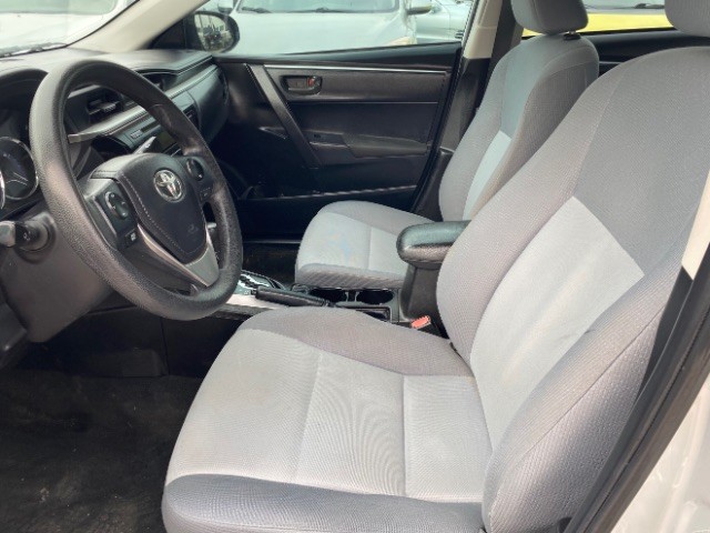 Toyota Corolla Vehicle Full-screen Gallery Image 08