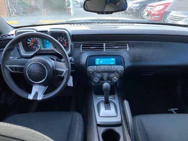 Chevrolet Camaro Vehicle Full-screen Gallery Image 06