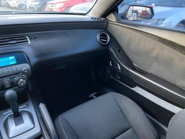 Chevrolet Camaro Vehicle Full-screen Gallery Image 10