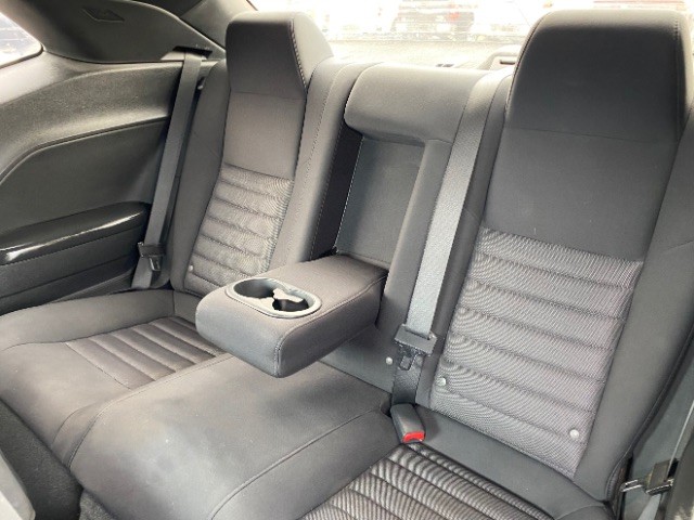 Dodge Challenger Vehicle Full-screen Gallery Image 07