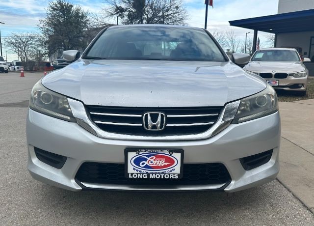 Honda Accord Sedan Vehicle Full-screen Gallery Image 03