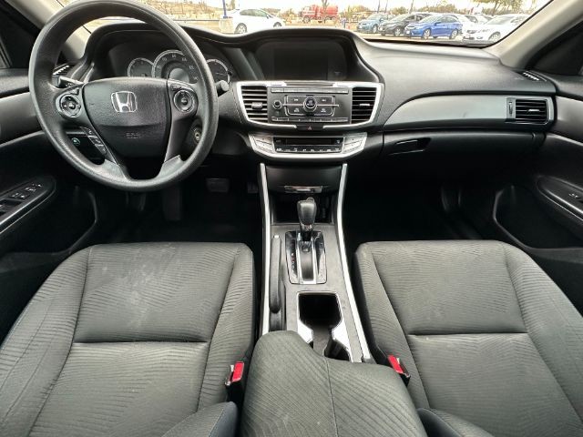 Honda Accord Sedan Vehicle Full-screen Gallery Image 06