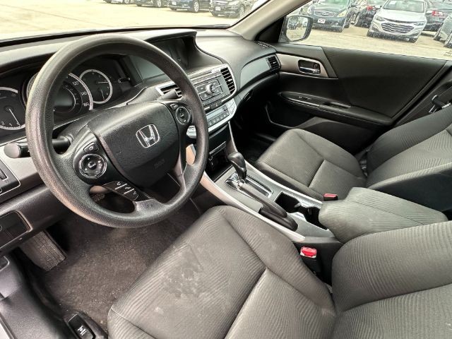 Honda Accord Sedan Vehicle Full-screen Gallery Image 09
