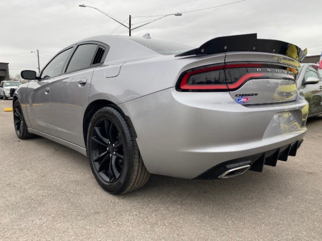 Dodge Charger Vehicle Full-screen Gallery Image 04